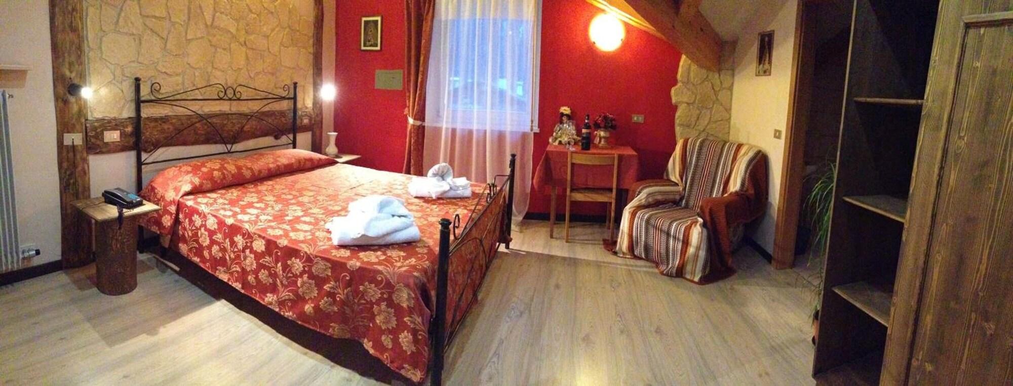 Hotel Rododendro Val Di Fassa 캄피텔로디파사 외부 사진